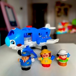 Fisher-Price Little People Airplane with pilot and two passengers 🛩